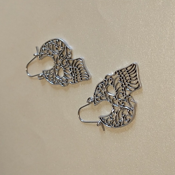 Silver Skull Earrings! - Picture 5 of 5